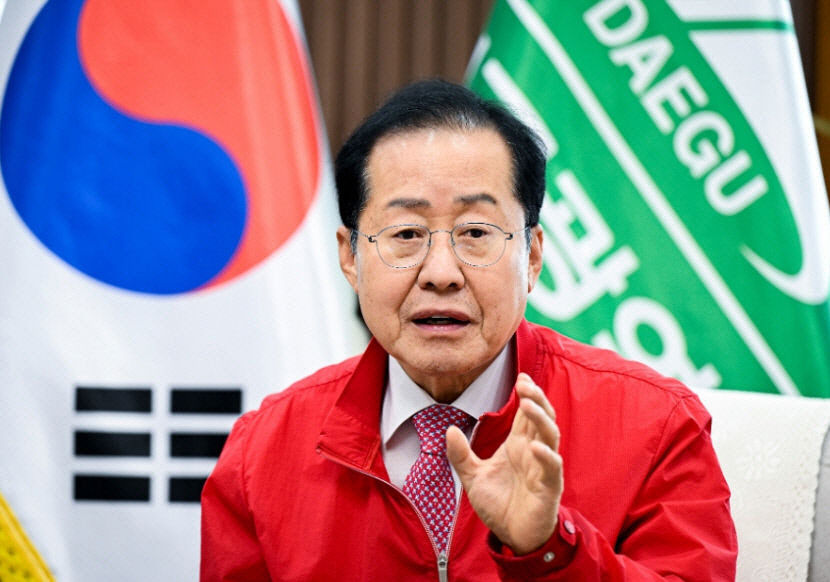 홍준표 대구시장, 文일가 검찰 수사에 전직 대통령 비리 수사면 그에 걸맞게 하라