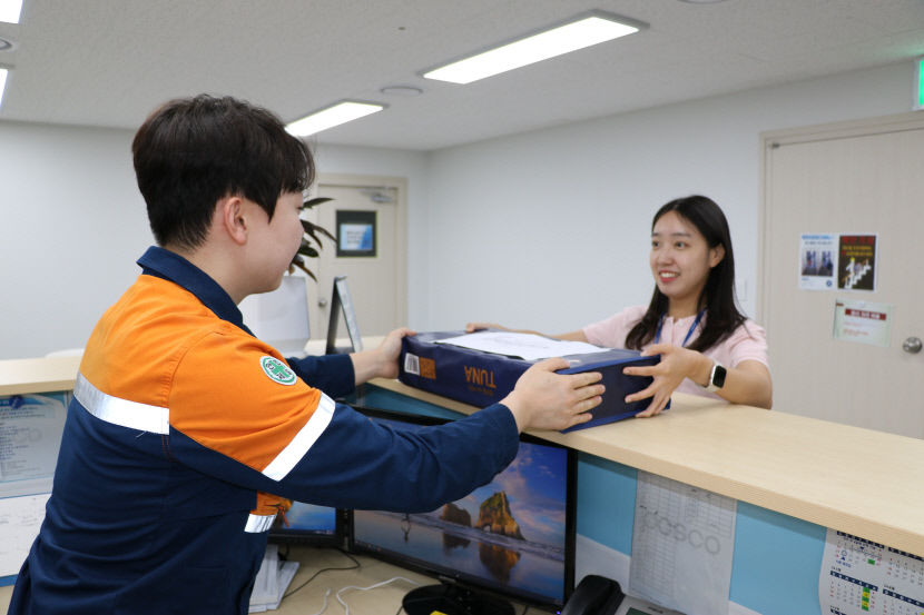 포항제철소 마음만 받습니다…올해도 명절 선물 반송센터 운영