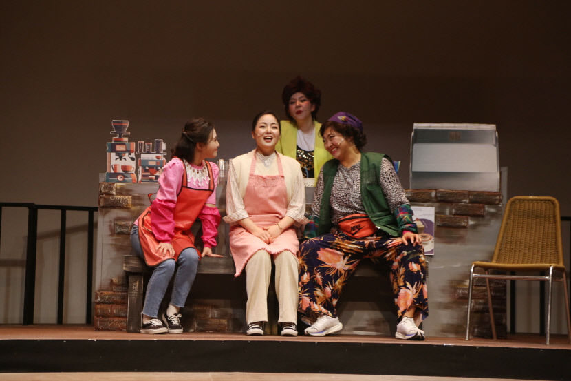대구 서문시장 아줌마들의 희노애락…창작플레이 연극 아줌마가 달려간다