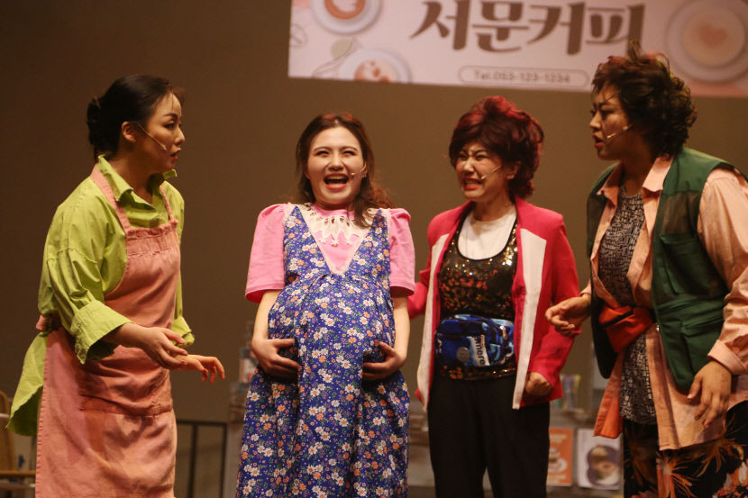 대구 서문시장 아줌마들의 희노애락…창작플레이 연극 아줌마가 달려간다