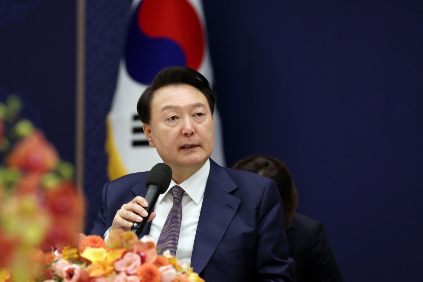尹, 與 지도부와 만찬 한 대표가 고기를 좋아해서