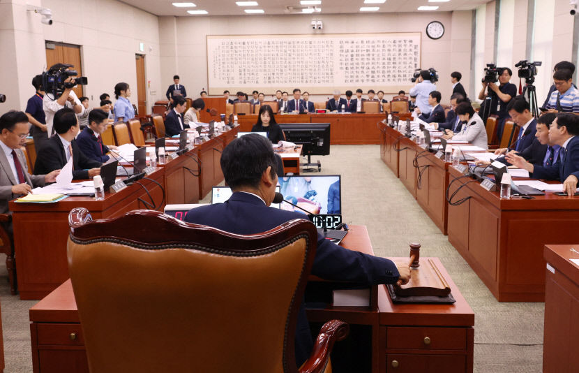 여야 국감 증인 채택 난항…與, 文 전대통령 의혹 野 김건희 여사 정조준