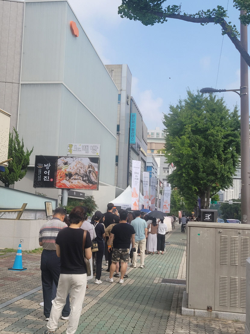e편한세상 명덕역 퍼스트마크 견본주택 직접 가보니…3일간 방문객 1만5천명 추산