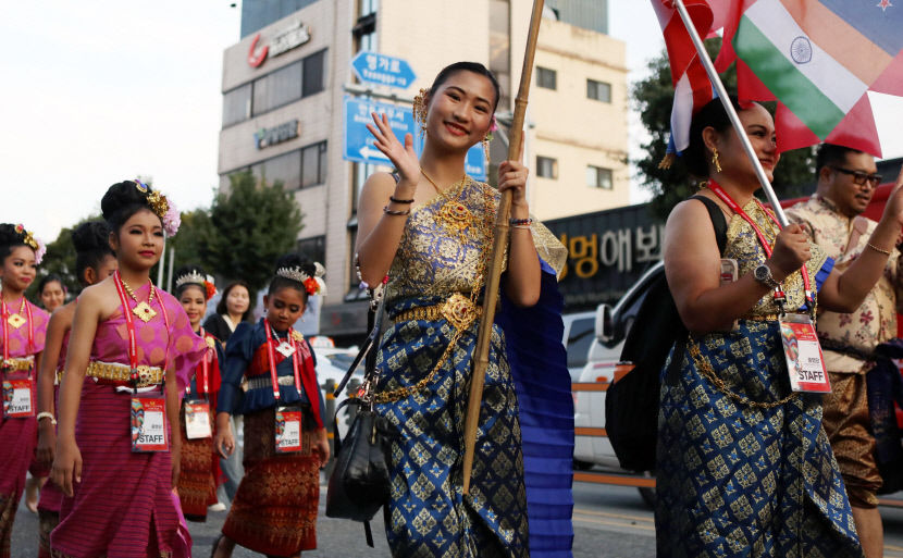 2024 안동국제탈춤페스티벌 축제 7일째 100만 돌파…역대 최다 방문객 전망
