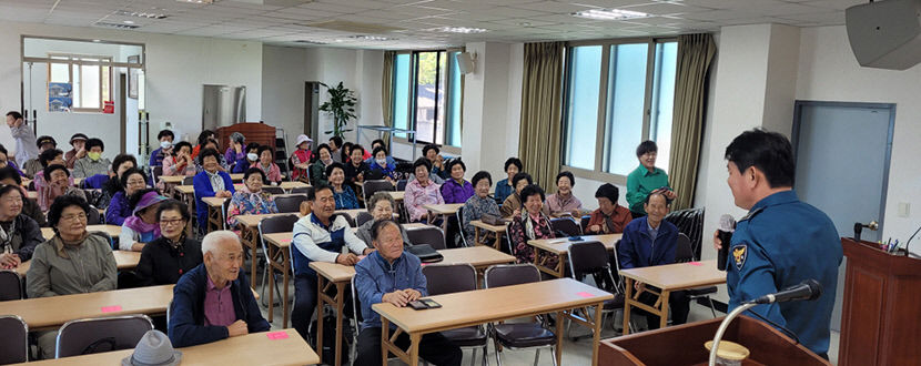 전동차는 도로 가장자리로 예천경찰서, 어르신 맞춤 교통안전교육