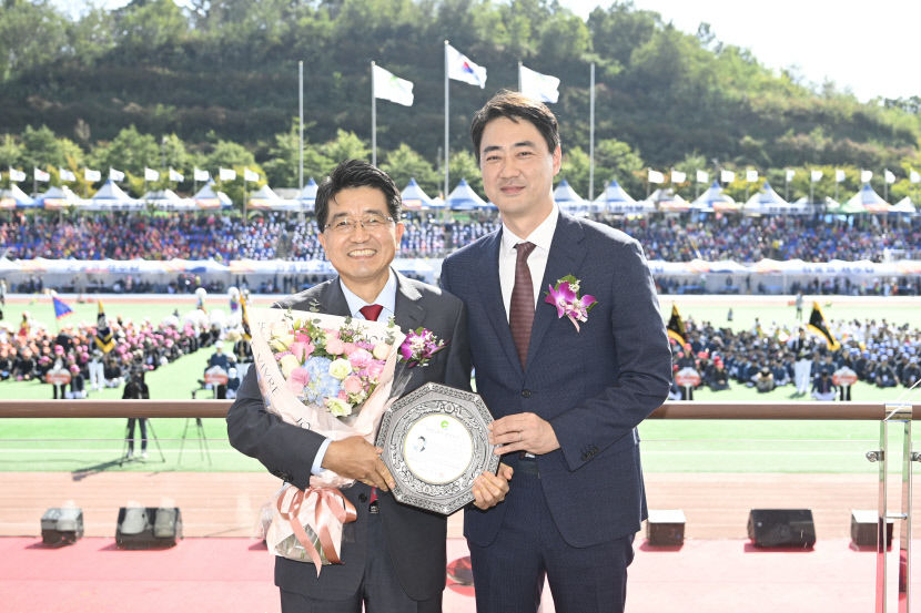 달성군 출신 노벨상 후보 현택환 교수 자랑스러운 달성인상 수상