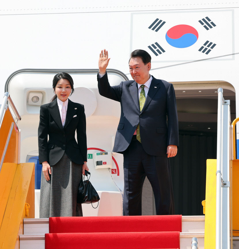 尹 지지율, 긍정평가 25.8%·부정평가 71.3%로 정부 출범 후 최저·최대 수준