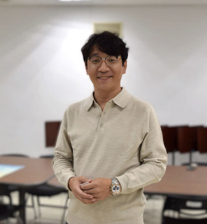 강성우 경주시립극단 예술감독 12월6일 체호프 벚꽃동산을 첫 작품으로 올려요