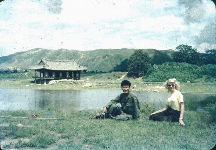 국립경주박물관이 15일 '경주 동궁과 월지'와 관련된 사진 공모전 수상작을 발표한 결과 이규현씨의 사진이 으뜸상을 받았다. 태안 천리포수목원의 설립자 민병갈(Carl Ferris Miller)이 한국전쟁이 진행 중이던 1952년 8월에 월지를 방문해 찍은 컬러 사진이다. 민병갈은 1945년 미 24군단 정보장교로 한국에 첫발을 디뎠으며, 당시로서는 희소한 컬러 사진으로 월지의 모습을 남긴 점이 심사위원들의 높은 평가를 받았다. 국립경주박물관 제공