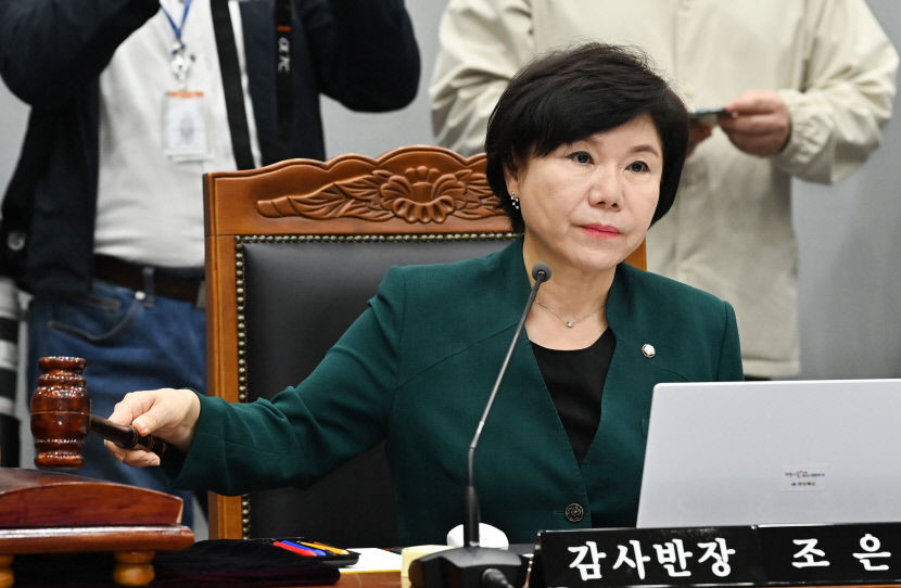 경북도 국감서 박정희 전 대통령 동상 건립 공방