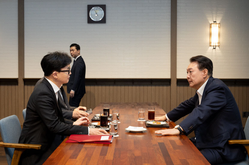 윤석열 대통령, 한동훈 인적쇄신에 문제 있는 사람 알려주면 조치…대외활동 자제도 수용