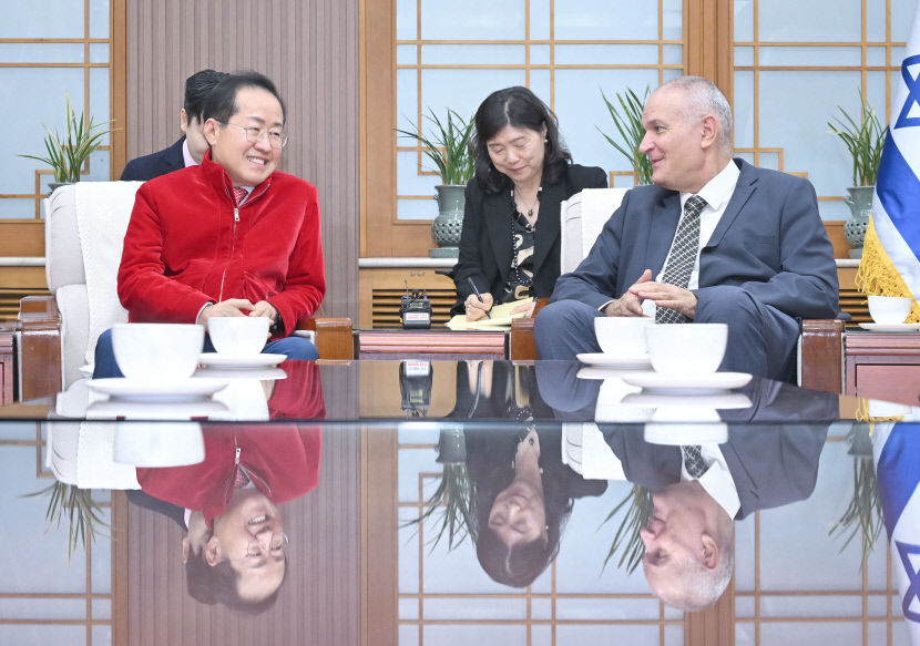 홍준표 대구시장, 일본·이스라엘 대사 만나 협력관계 논의