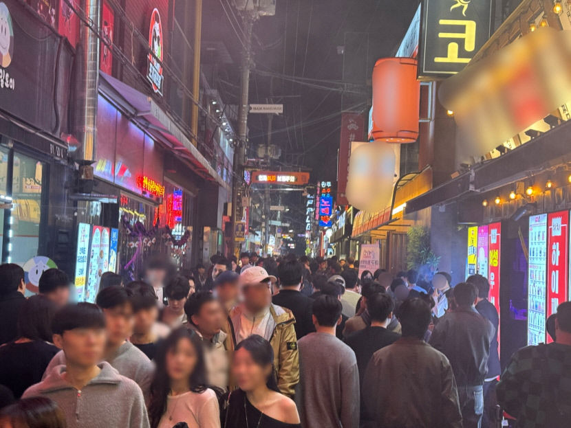 핼러윈에 빠진 동성로 클럽골목…가게마다 호박 유령·거미줄 야단법석