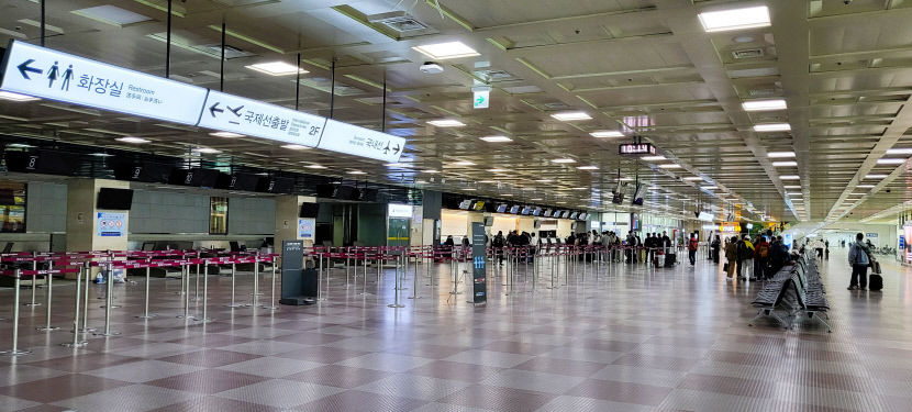 확 커진 대구공항, 명예회복 노린다…국제선 증축 막바지