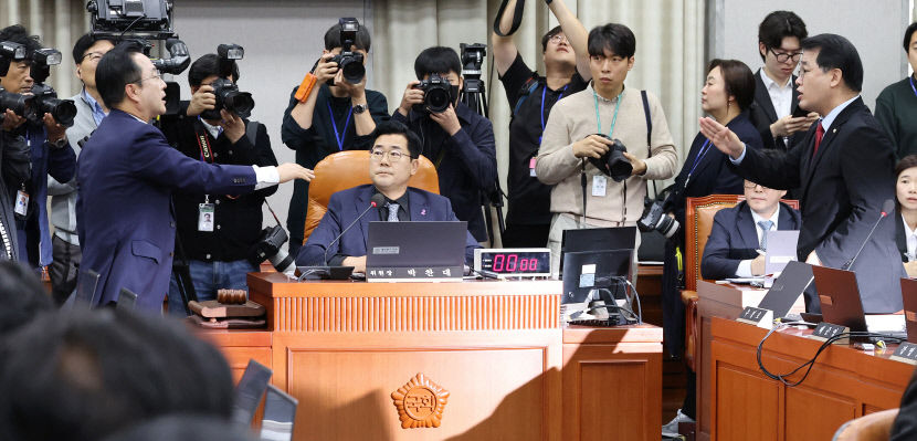 [국감] 시작부터 고성·항의 오간 대통령실 대상 국감…與 국회사 오점, 野 권위도전하냐