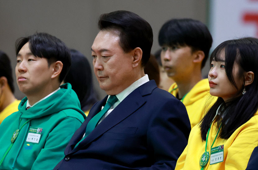 새마을지도자대회 3년 연속 참석한 尹 새마을 정신으로 4대개혁 반드시 완수