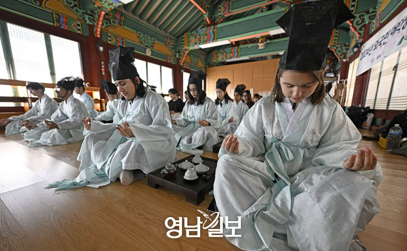 [포토뉴스] 외국인 대학생 명상 체험