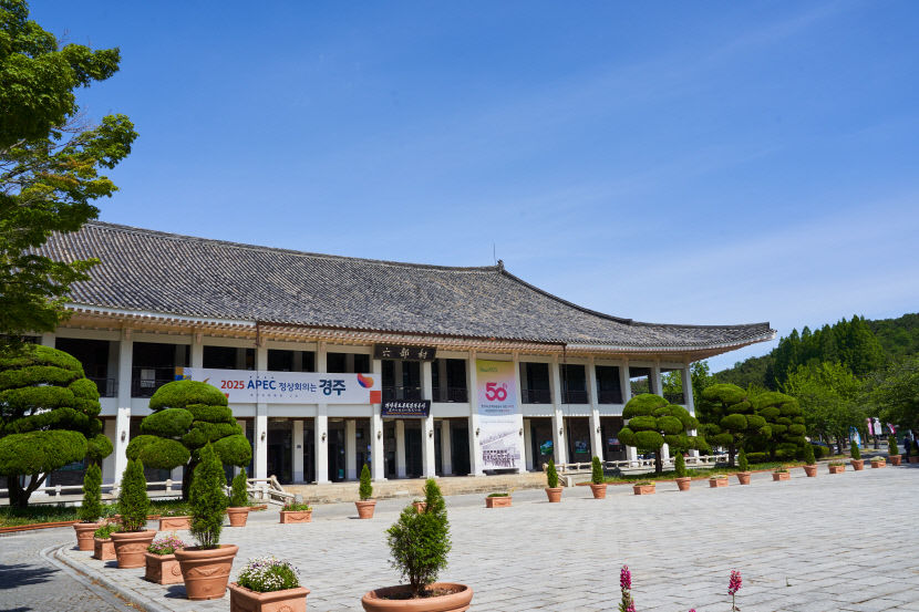 좌식→입식 전환…경북 관광지, 쾌적한 환경으로 관광객 다시 부른다