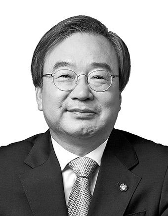 [돌직구 핵직구] 윤 대통령, 트럼프에 당당하게 대처해야