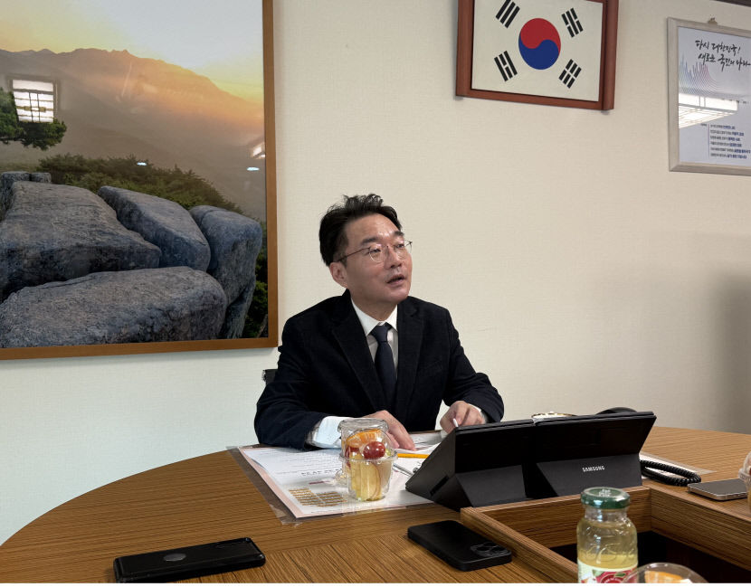 [속보] 직무 미수행 논란 윤석준 대구동구청장 연말까지 회복해 업무 차질 없도록 하겠다