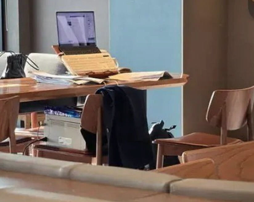 데스크탑에 이어 프린터까지…스타벅스에 나타난 전기 빌런