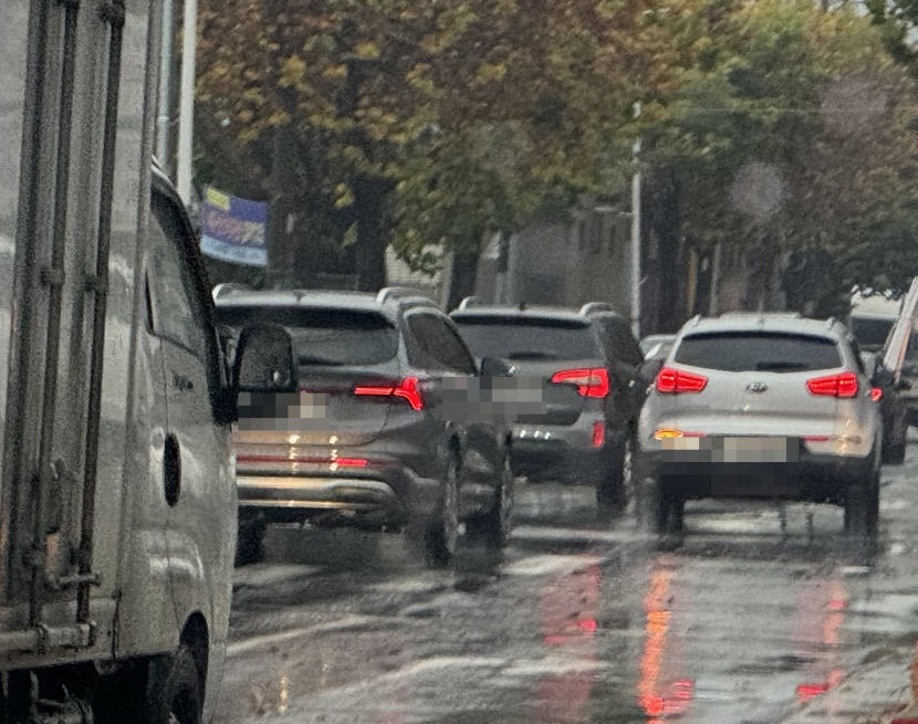 우회전 차선인데 직진 차량 일상 출·퇴근 시간 불법으로 점철된 대구 성서산단 일대