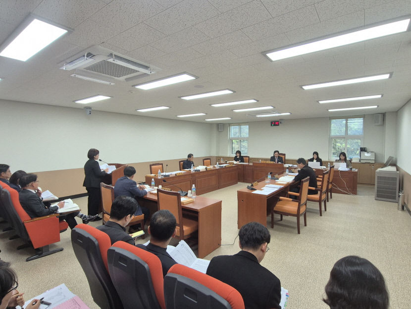 경산시의회, 행감 첫날부터 파행…일부 시의원 보이콧