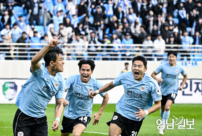 [포토뉴스] 이찬동의 결승골…대구FC, K리그 1부 극적잔류