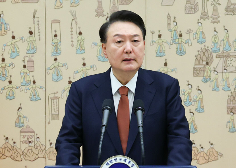 TK서 윤 대통령 지지도 소폭 하락, 민주당 지지도 상승