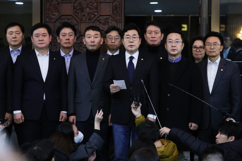 尹의 정치적 자해…결과 뻔했던 45년만의 계엄, 내란·탄핵으로 돌아온다