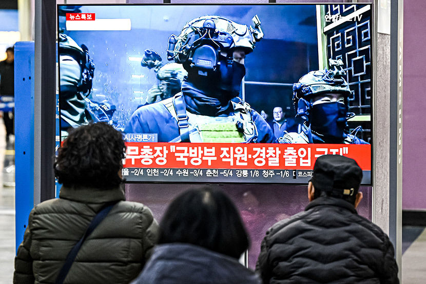 무장 계엄군 국회의원 출입 막아 내란죄 성립 가능성