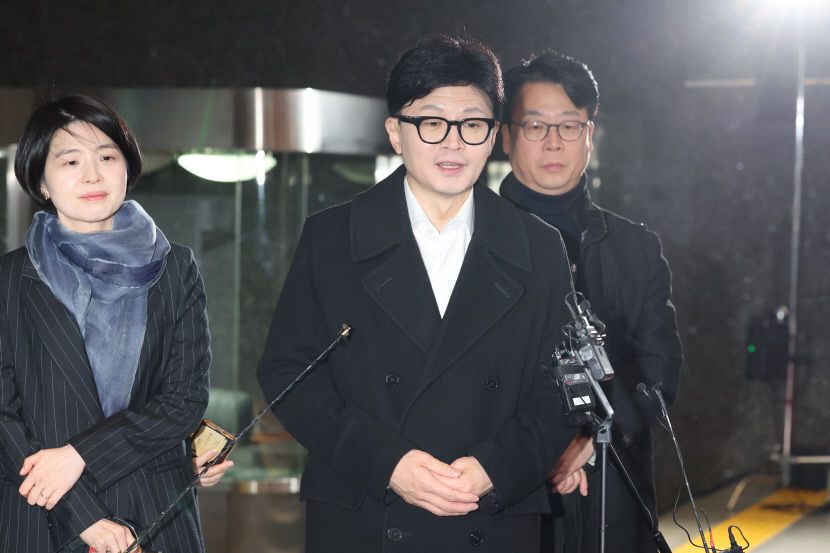 한동훈 尹 탈당 요구, 한 총리와 대통령 비서실장에 전달