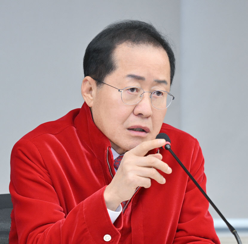 홍준표 대구시장 TK신공항 화물터미널 문제 12월까지 해결해야