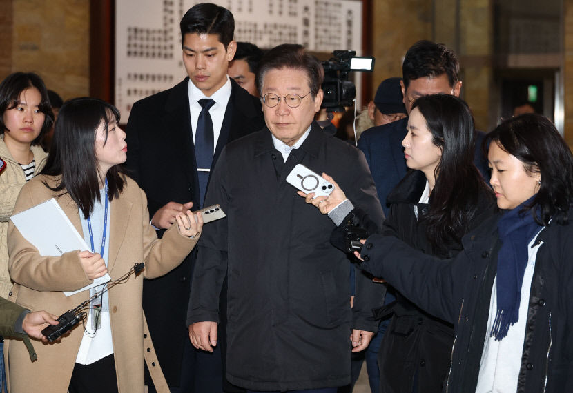 [속보] 이재명 즉각 사퇴·탄핵 통한 조기 퇴진 외에 길 없다