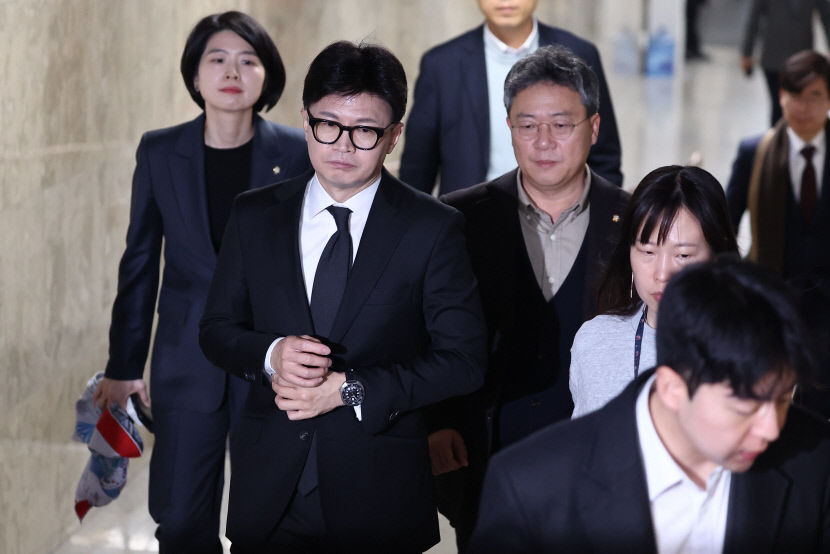 與 반대 기류에 낮아지는 탄핵 가능성…질서있는 조기 퇴진 띄우나