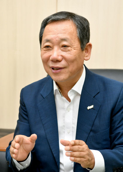 서정길 제11대 대구수필가협회 회장(전 달성문화재단 대표). 영남일보DB