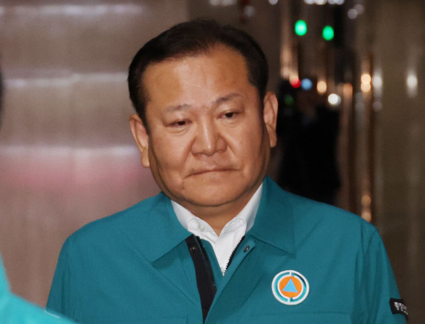 尹 직무배제 맞나…이상민 사의 수용에 야권 새빨간 거짓말 비판