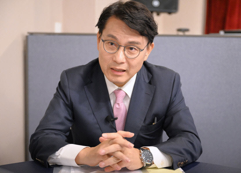 형, 나 지역에서 욕 먹어 김재섭에 윤상현 탄핵 반대해도 1년 후에 다 찍어줘…네티즌 공분