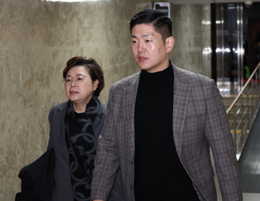 형, 나 지역에서 욕 먹어 김재섭에 윤상현 탄핵 반대해도 1년 후에 다 찍어줘…네티즌 공분