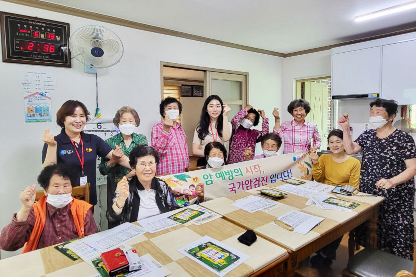 산소카페 청송군, 시니어정책 전국 지자체들 벤치마킹… 마을청소 등 일자리 제공 안정된 노후