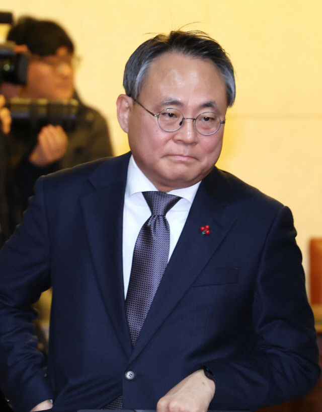 고기동 행안장관 대행 비상계엄 선포 위헌이냐는 질의에 위헌이다