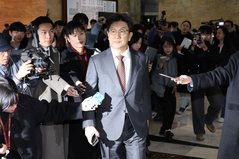 권성동 탄핵 반대 당론 바뀔 가능성 크지 않아