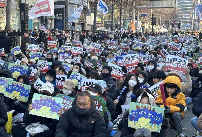 [이 시각 동성로] 尹 탄핵 표결일에 동성로를 가득 메운 대구시민들