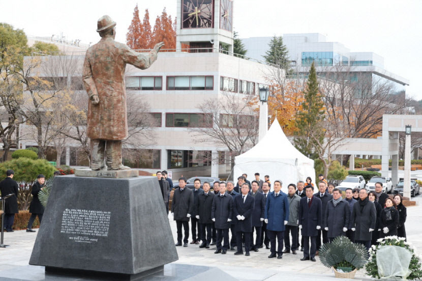 포항시, 故 박태준 명예회장 13주기 추모식 개최
