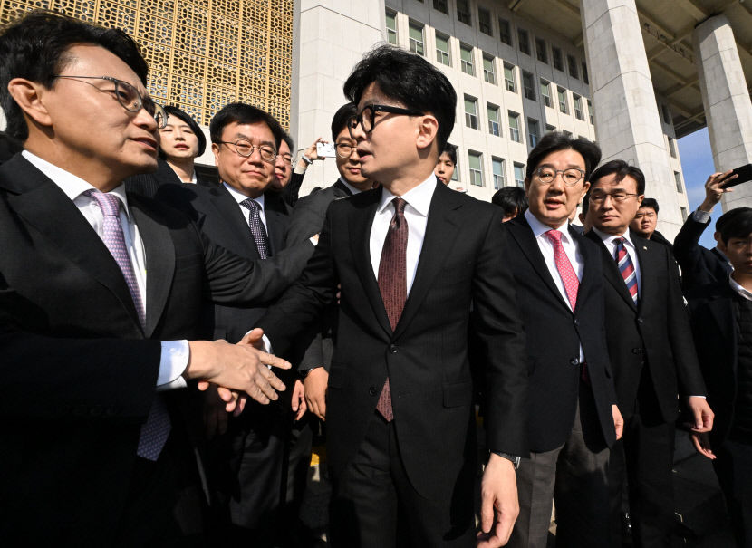 與 탄핵 책임공방 과열…친윤 배신자 vs 친한 끌어내리기
