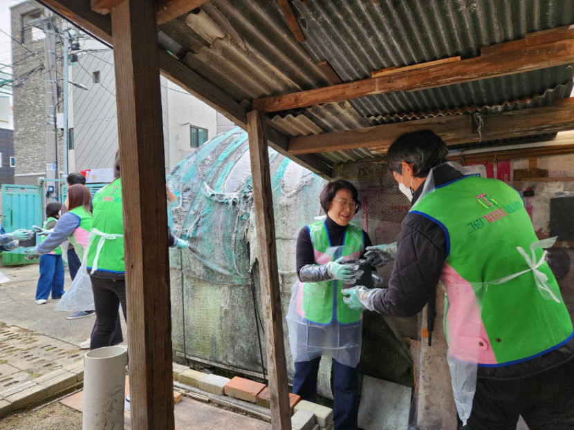 그린기프트, 지역상생 실천하는 착한기업 모토…연탄·장학금 후원하고 명절 선물도