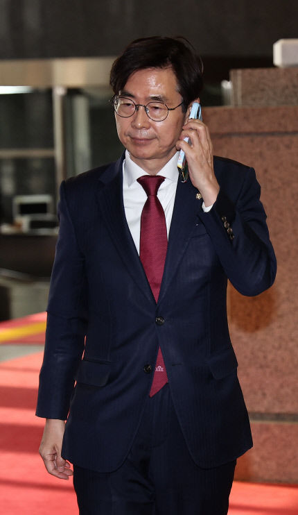 한동훈 전 대표 사퇴에 친한계, 친윤계 비판 목소리 내