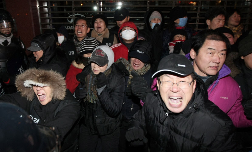 [위클리포유 커버 스토리] 난쏘공의 절규는 현재진행형 (2) 아직 자라지 못한 시대 작은 사람들의 이야기…이를 읽지 않는 세상 어서 오길