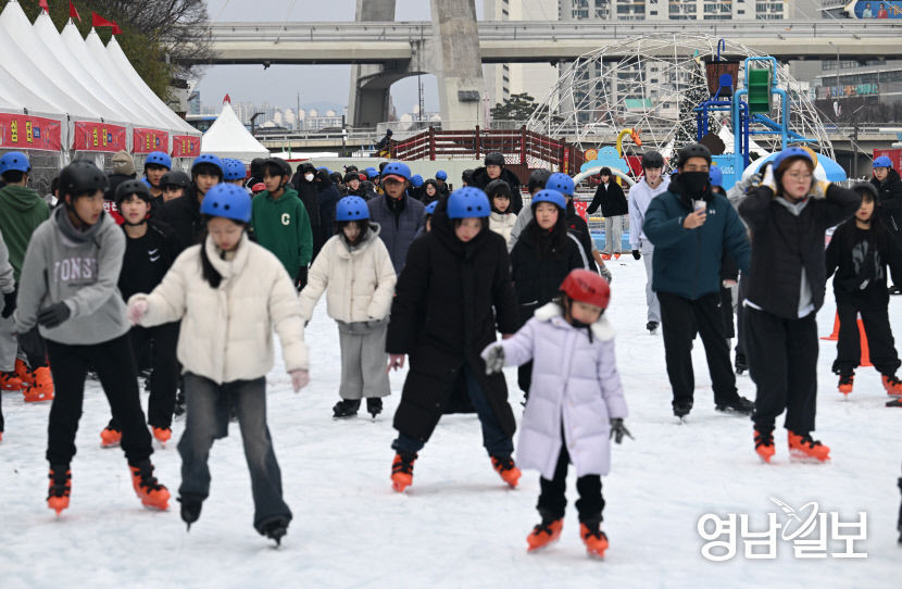 [포토뉴스] 스케이트 즐기는 대구시민