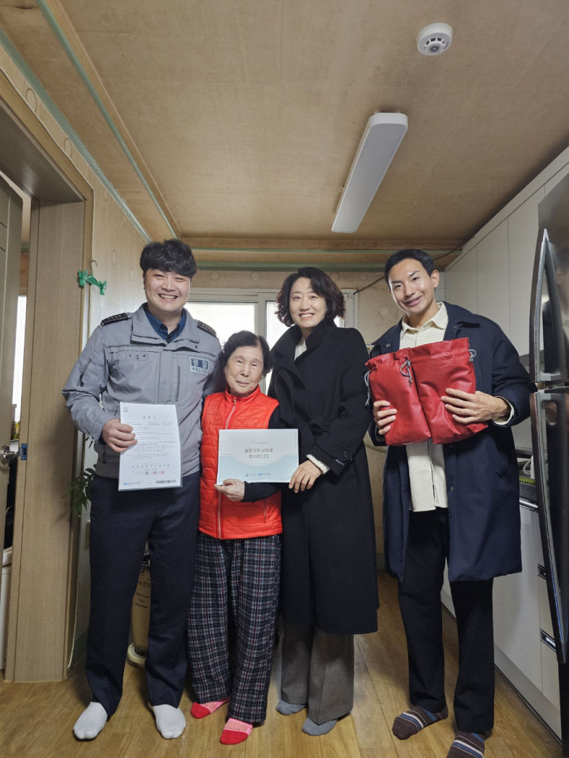 헤어졌던 모녀, 유전자 검사로 55년만에 상봉